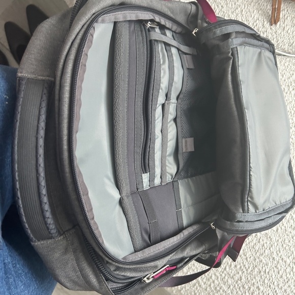 The North Face Gray Recon Backpack with Geometric Design - Picture 3 of 4